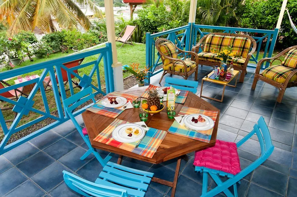 Felicite Villa Jaune Vue Mer Les Anses-d'Arlets Martinique