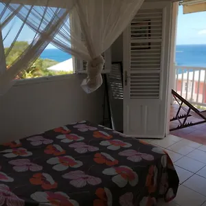 Hébergement de vacances Rose Phoenix Terrasse Et Piscine Vue, Les Anses-d'Arlet